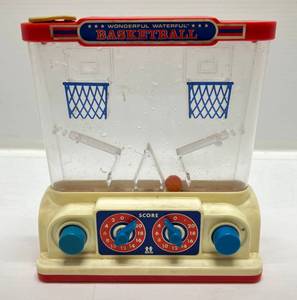 lot 308 image: 1977 Tomy WONDERFUL WATERFUL BASKETBALL Game