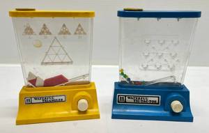 lot 309 image: 1976 Tomy Waterful TIC-TAC-TOE & TRIANGLES Game