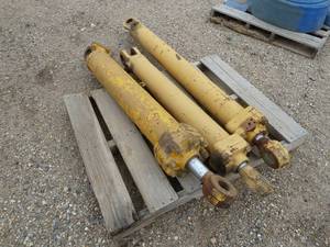 Hydraulic Cylinders x 3