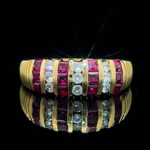 1.00 Carat Square Ruby & Diamond Scalloped Channel Bar Tapered Ring in 14k Yellow Gold $2,620 Retail