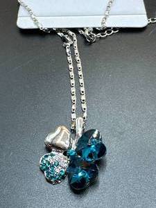Beautiful 4 Leaf Clover Necklace