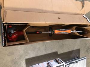 ECHO 21.2 cc Gas 2-Stroke Curved Shaft String Trimmer with Rapid-Loader Trimmer Head   Customer Returns See Pictures