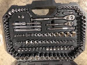 Husky 144-Position 14 in. and 38 in. Drive Mechanics Tool Set (125-Piece) Customer Returns See Pictures