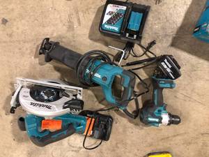 Lot of Assorted Makita Power Tools Customer Returns See Pictures