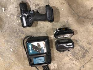 Makita 18V LXT Lithium-Ion Sub-Compact Brushless Cordless 12 in. Driver Drill with 2 Batteries and Charger  Customer Returns See Pictures