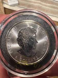 lot 29 image: 1.5 Ounces .9999 Silver Canadian Wildlife Round