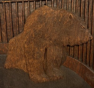 lot 88 image: Vintage Wooden Bear Motif Plaque
