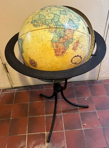 lot 134 image: Vintage Replogle World Classic Series Globe with Stand
