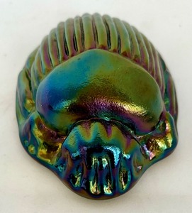 lot 147 image: Vintage Scarab Iridescent Paperweight