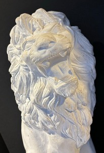 lot 160 image: Lovely Plaster Lion Sculpture