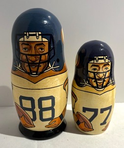 lot 168 image: Minnesota Vikings Football Nesting Dolls