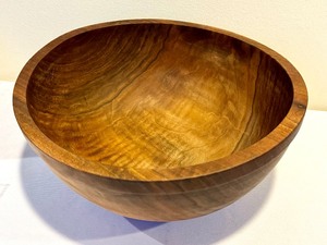 lot 35 image: Walnut Wooden Bowl