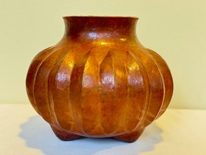 lot 110 image: Santa Clara Del Cobre, Mexico Copper Footed Planter
