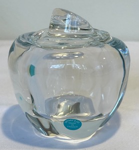 lot 112 image: Tiffany & Co Elsa Peretti Crystal Apple Shaped Jam Jar