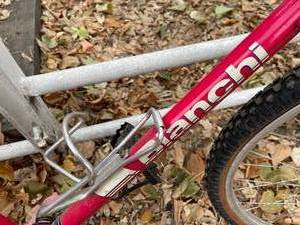 lot 327 image: Bianchi 18 Speed Bike