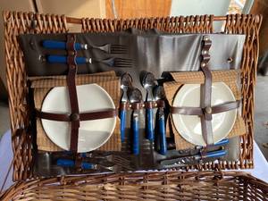 lot 337 image: Vintage Wicker Picnic Set with Leather Straps