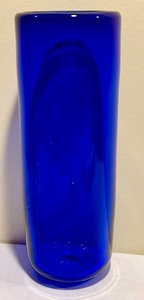lot 357 image: Hand Blown Artisan Cobalt Blue Vase by Craig Campbell
