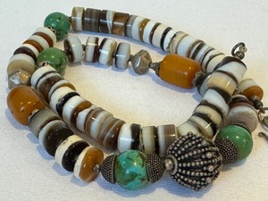 lot 181 image: Lovely Hand Crafted Beaded Necklace