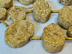 lot 187 image: (12) Druzy Gold Oval Agate Beads