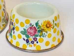 lot 195 image: Mackenzie-Childs Buttercup Yellow Dot Dog and Cat Dishes