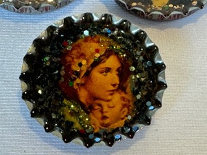 lot 202A image: Bottle Cap Jewelry