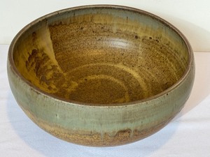 lot 234 image: Artisan Decorative Pottery Bowl