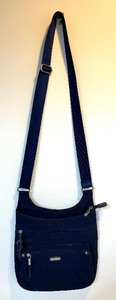 lot 209 image: Navy Blue Baggallini Crossbody Handbag