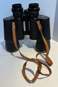 lot 210 image: Vintage Mariner Binoculars