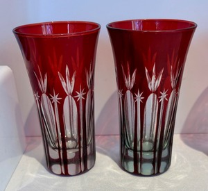lot 423 image: 12 Vintage Ruby Red Cut to Clear Cordial Glasses