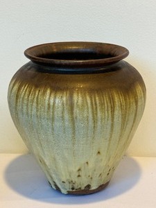 lot 460 image: Artisan Drip Glaze Pottery Vase