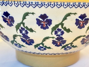 lot 461 image: Nicholas Mosse Pottery Pansy Mixing  Serving Bowl