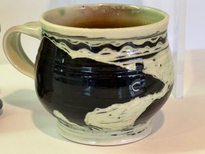 lot 445 image: Three Decorative Bear Themed Pottery Coffee Mugs