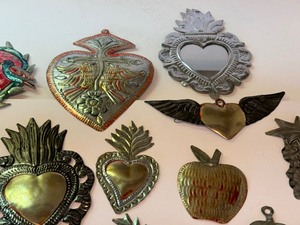 lot 448 image: (13) Decorative Metal Mexican Folk Art Decorative Items