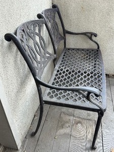 lot 361 image: Metal Outdoor Bench