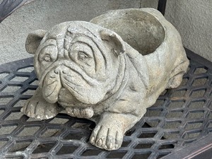 lot 362 image: Bulldog Figurine Planter