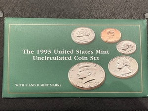 lot 54 image: 1993 Uncirculated U.S. Mint Set
