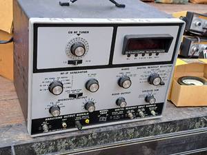 lot 373 image: Sencore Deluxe CB Analyzer CB42
