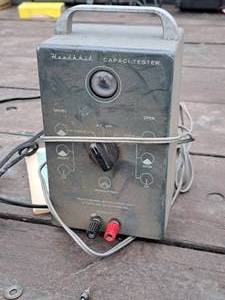 lot 414 image: Heathkit Capacitester