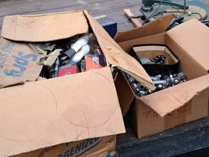 lot 440 image: Lot of (2 Boxes) Various Radio Tubes