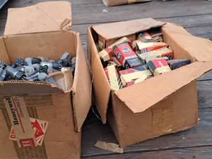 lot 442 image: Lot of (2 Boxes) Various Radio Tubes