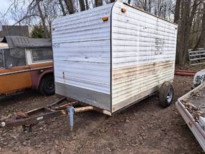 lot 301A image: 135 Single Axle Enclosed Trailer