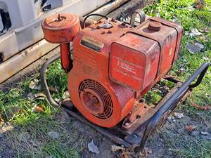 lot 313 image: Homelite Hi-Cycle Three-Phase 3500 Watts Generator 119HY35-1