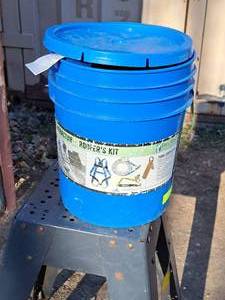 lot 328 image: Contractor Roofer Kit 759A