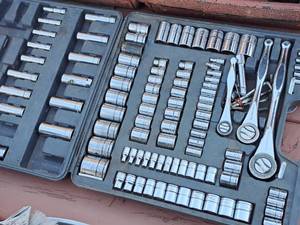 lot 329 image: Socket Set