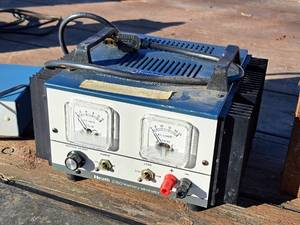 lot 464 image: Heathkit Battery Eliminator IP 2760