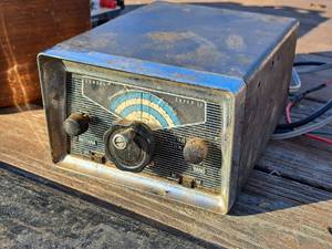 lot 466 image: Vintage Gonset Super 12 Radio