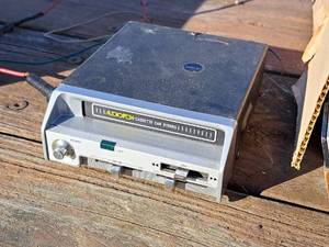 lot 467 image: Vintage Audiovox Cassette Stereo