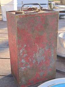 lot 482 image: Metal Oil Can