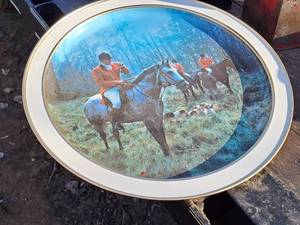 lot 483 image: The English Leather Huntsman Metal Decorative Tray 16-34