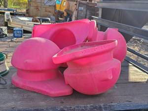 lot 485 image: Lot of (4) Sure-Feed Feeders